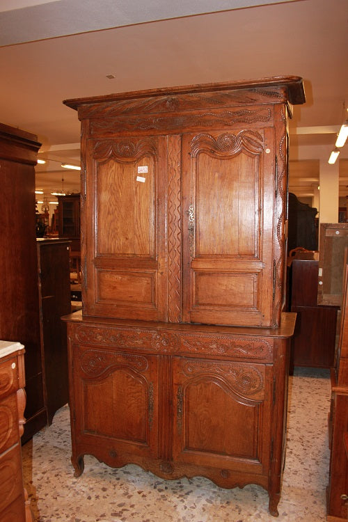 Grande Angoliera italiana 1800 in legno di rovere con 3 ante