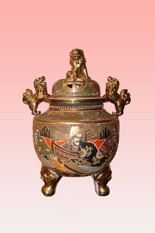 Antico vaso brucia essenze giapponese del 1800 dorato con personaggi