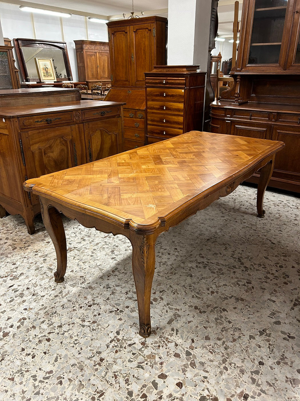 Tavolo Provenzale Con piano Parquettato di Fine 1800 in legno di ciliegio allungabile