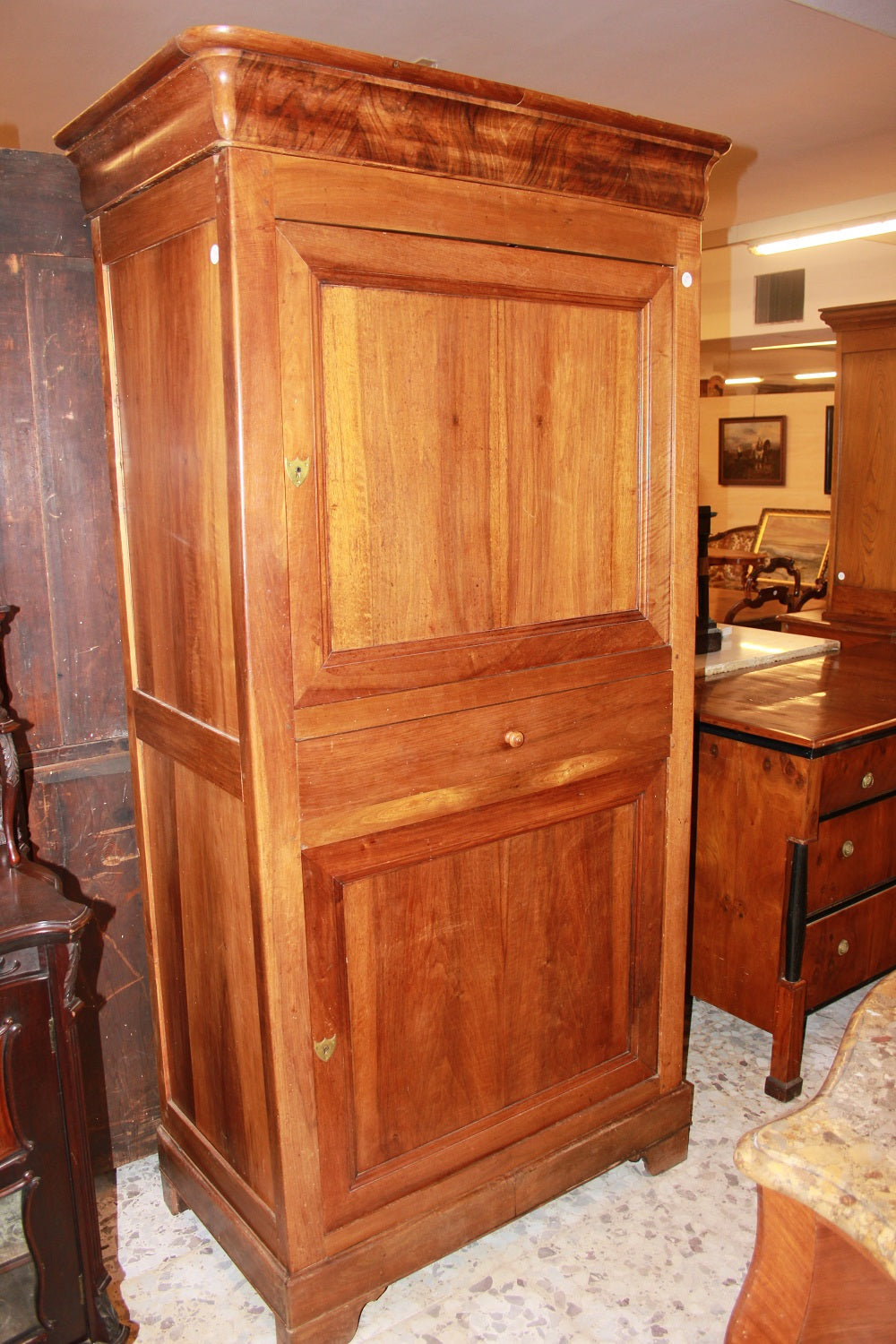 Stipo Credenza Alta Dispensa Francese stile Luigi Filippo in Legno di Noce