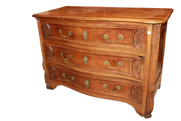 Commode française du XVIIe siècle en bois de noyer