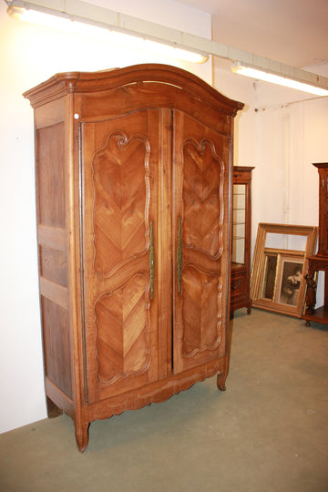 Grand Armoire Française Style Provençal du XVIIIe Siècle