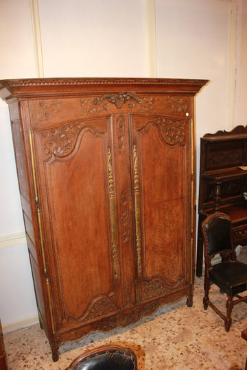 Armoire Provençale en Chêne, France XVIIIe Siècle