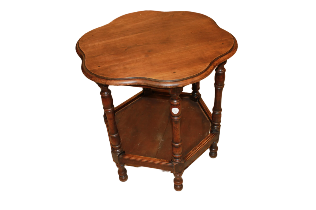 Petite Table française à pétales en noyer du XIXe siècle