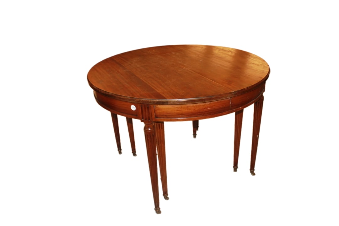 French Louis XVI Style Round Extendable Table with 8 Legs in Mahogany