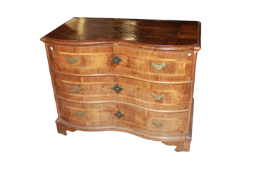 Superbe commode 1700 de style Marie-Antoinette en noyer