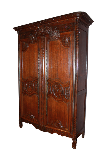 Armoire Mariage Normandie 1700 en bois de chêne richement sculpté