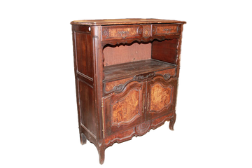 Credenza provenzale del 1700 in legno di noce e radica di noce con 2 ante e vano a giorno impreziosita di intagli