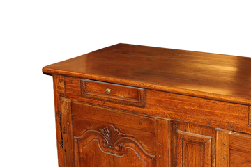 French oakwood Provençal-style Cupboard from the 1700s with carvings