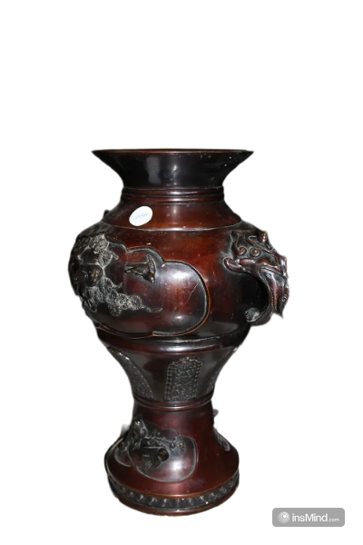 Large Chinese bronze vase from the 1800s with raised animal motifs