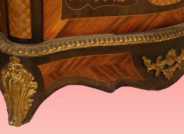 Credenza francese Luigi XV del 1800 intarsiata e bronzi